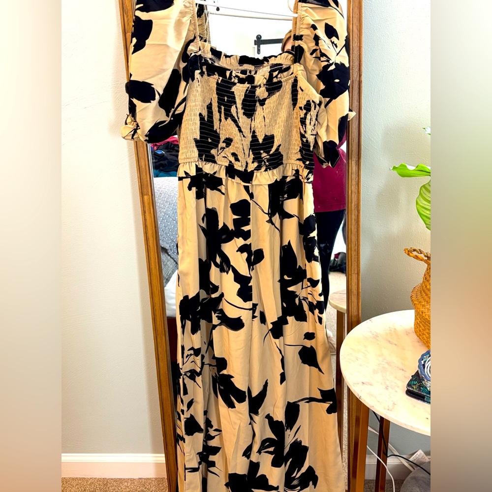 Women’s Puff Sleeved Flowy Jumpsuit